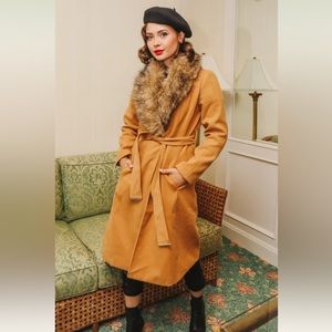 Ivy City Co- Camel brown fitted trench with removable fur size small
